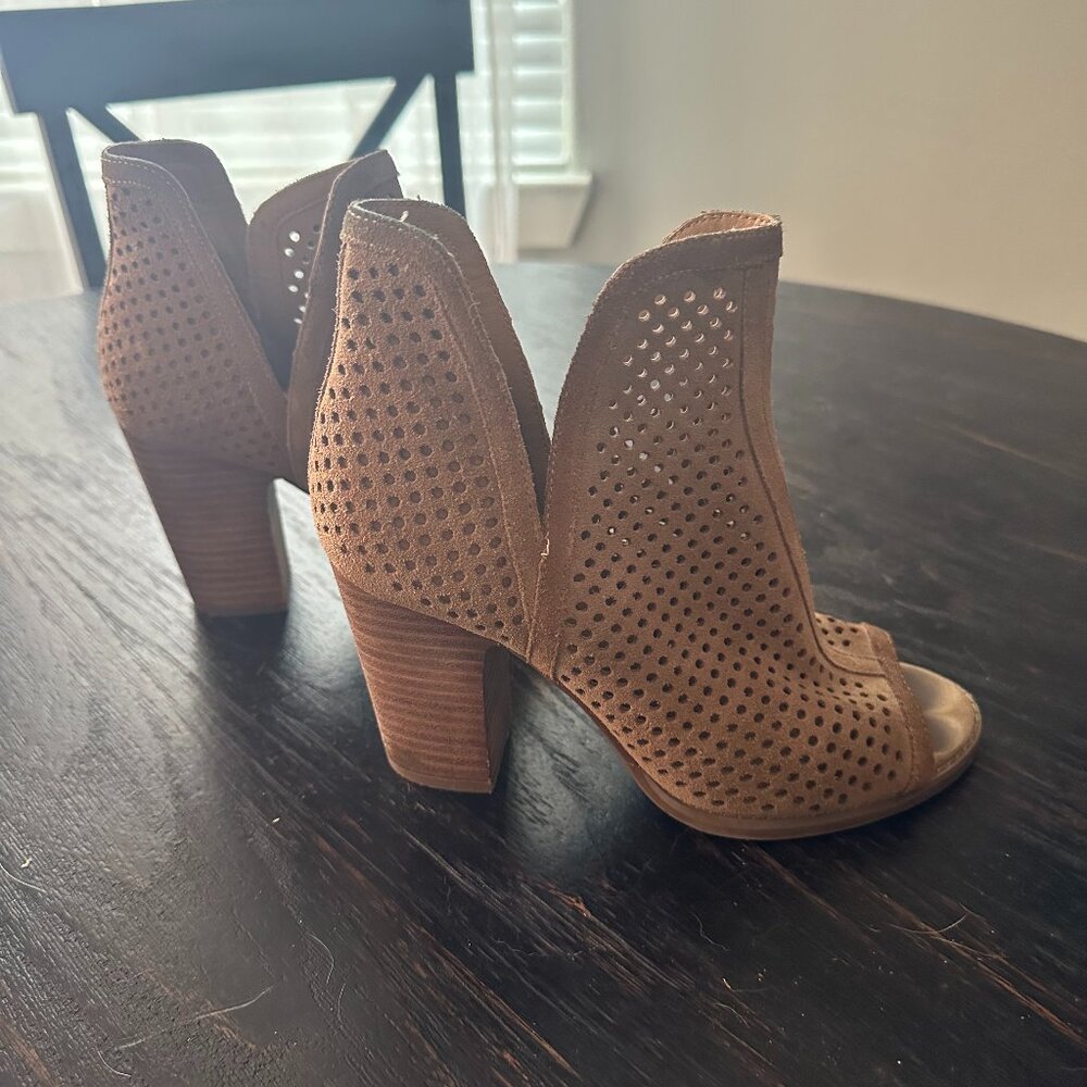 Lucky Brand Size 7 Brown Suede Booties